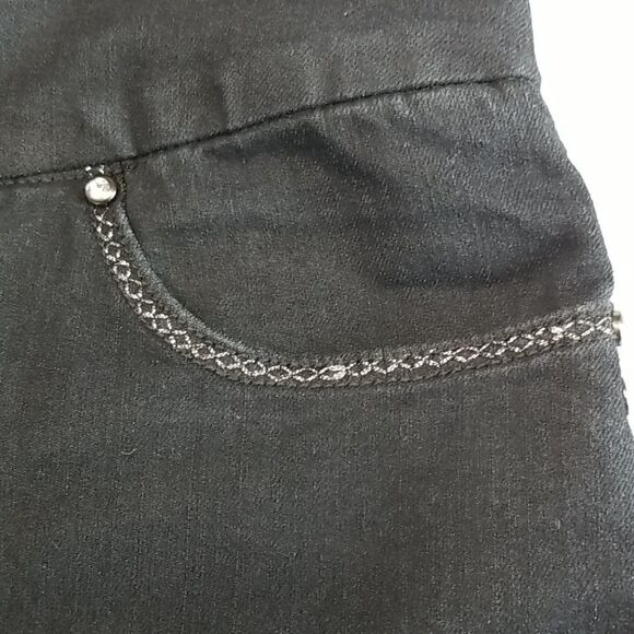 Reitmans Jeans Women's Size 11 Black Flare Leg With Embroidered Pockets Pull On - Picture 8 of 11